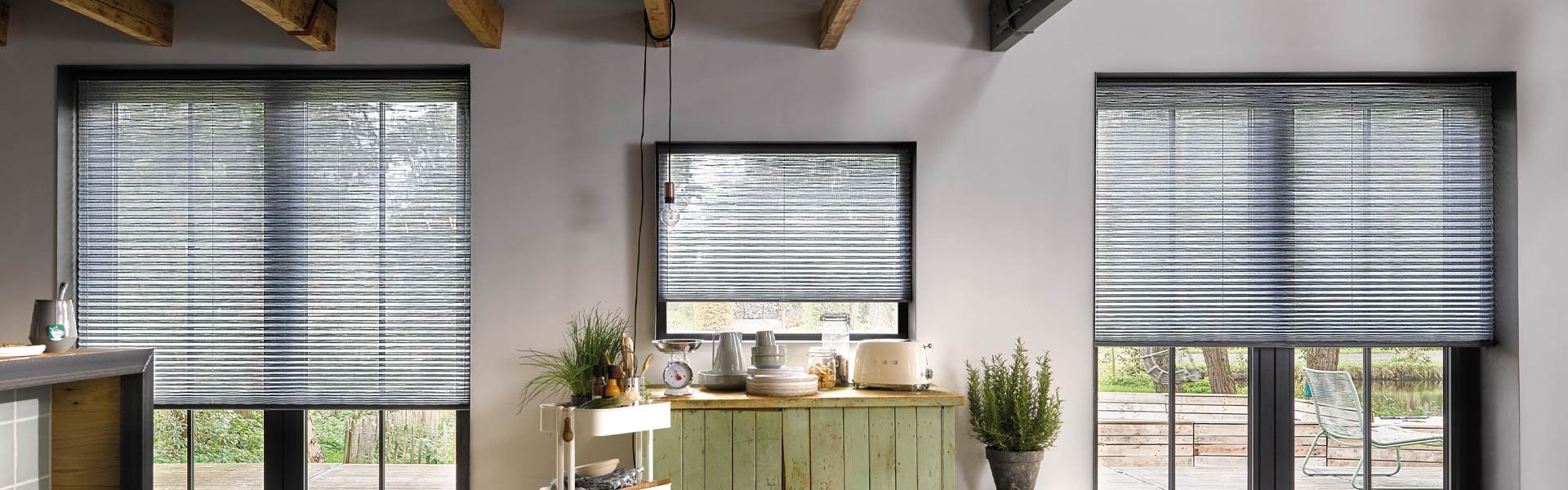 587-raamdecoratie_plissegordijn-header.jpg 587-raamdecoratie_plissegordijn-header.jpg